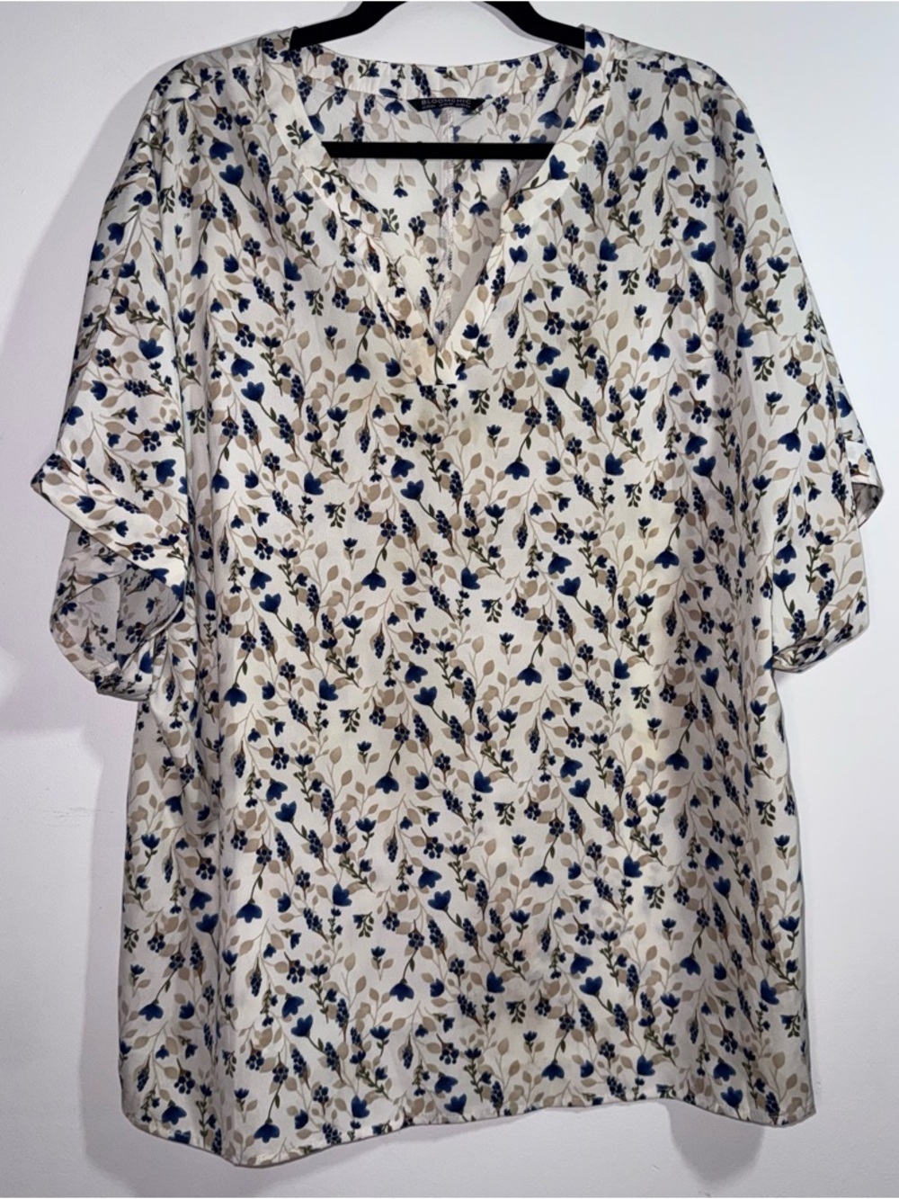 BloomChic Floral Tunic Blouse 22/24 Blue Ivory V Neck Short Sleeve Plus Size
